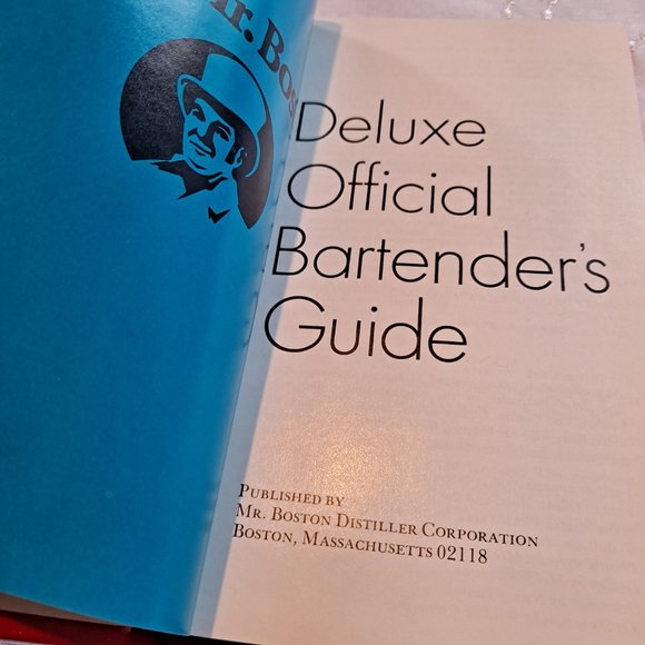1974 Mr. Boston Deluxe Official Bartender's Guide - Picture 4 of 12